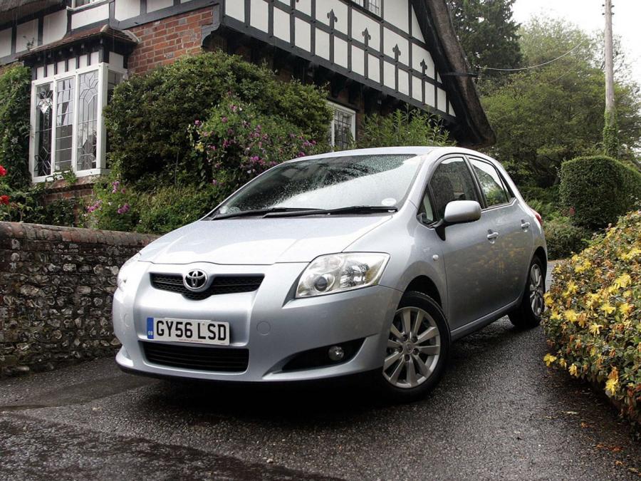  Toyota Auris 5-Door 2007 года  (UK) (фото 9 из 15)
